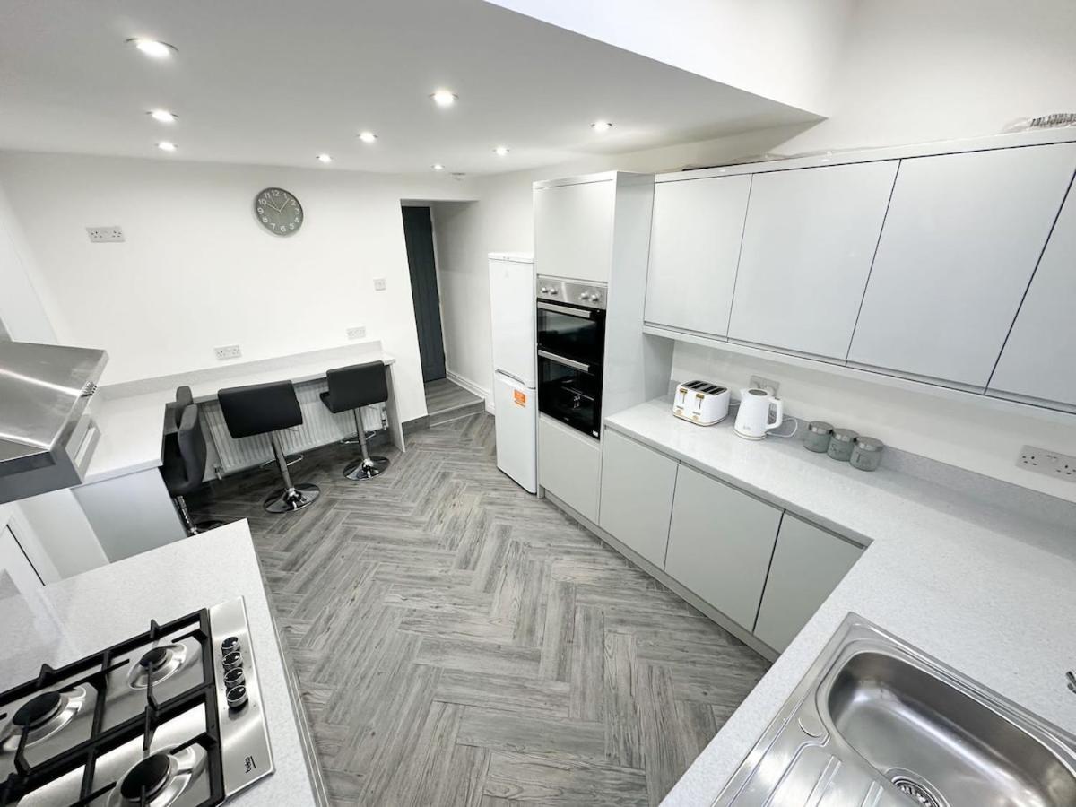 Contractors Dream, 4 Bedroom 2 Bathroom Liverpool Exterior foto